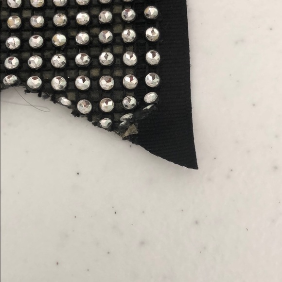 🎀 Bow - “Worlds” - Black/White - Picture 4 of 4